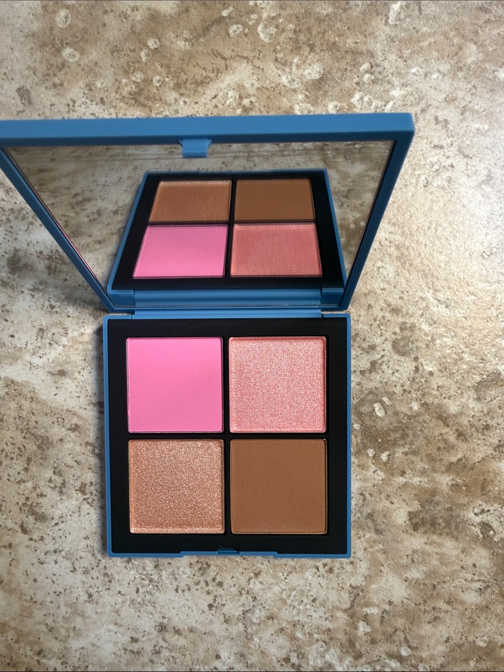 NARS Hot Escape cheek palette 1. Thrill/Bad Behavior/Ophelia/Laguna 01. New